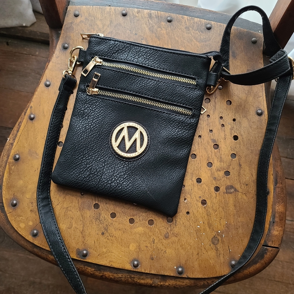 Mia K Farrow crossbody bag.
